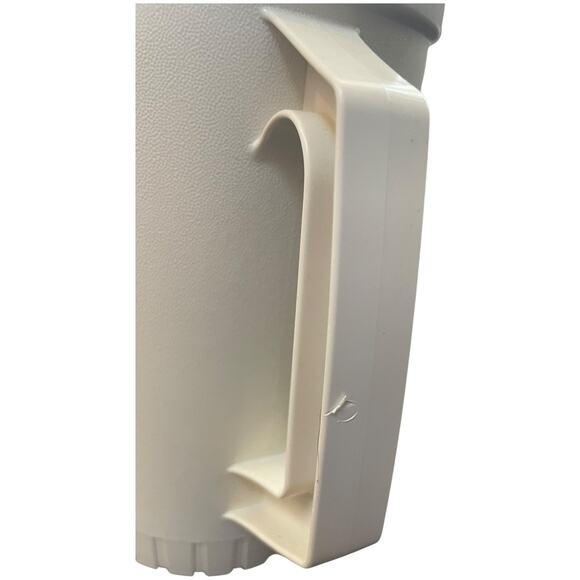 Vintage Tupperware 1 Quart Pitcher Almond Harvest Gold Push Button Lid 874 USA - Picture 11 of 13